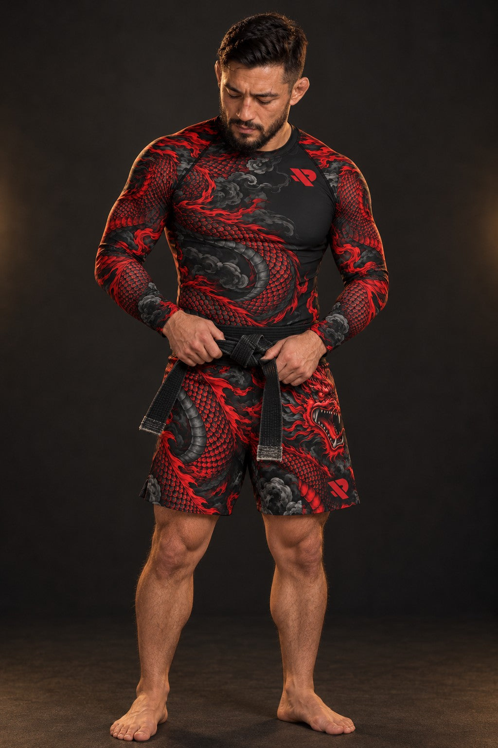 Rash guard Dragon Rouge manches longues homme, dragon japonais rouge et noir enroulé autour du buste, fond noir