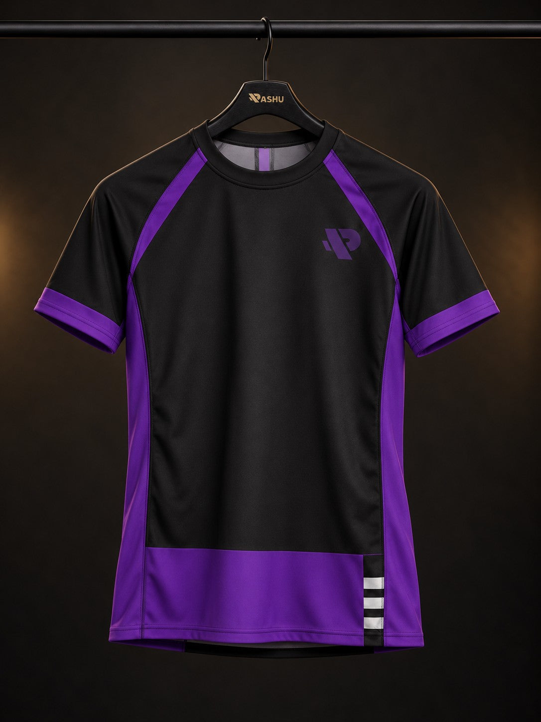 Rash guard Ranked Ceinture Violette manches courtes homme, large bande violet profond à la taille et manches violettes, fond noir