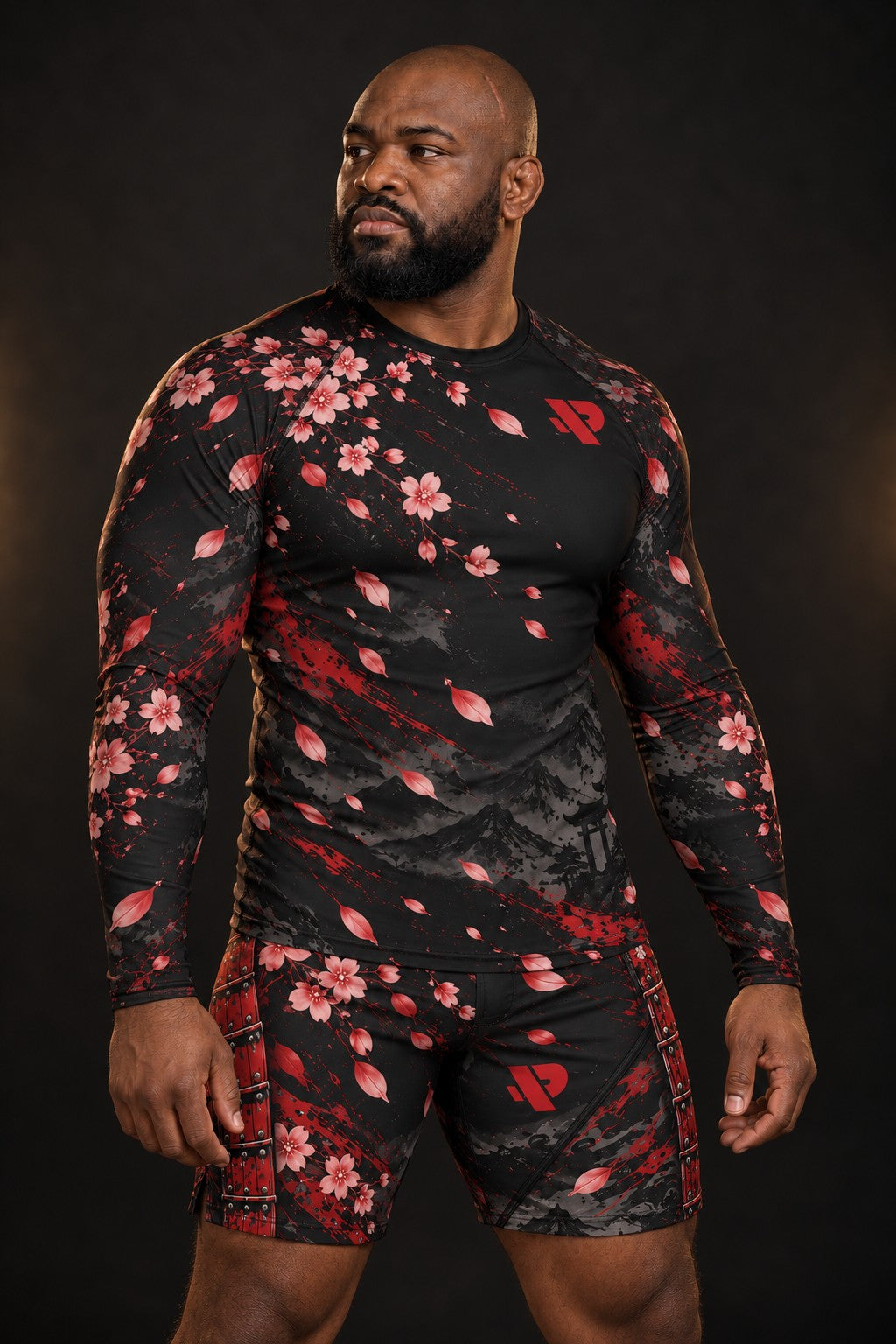 Rash guard Samouraï Armure Rouge manches longues homme, casque et masque de samouraï laqués rouge, pétales de cerisier