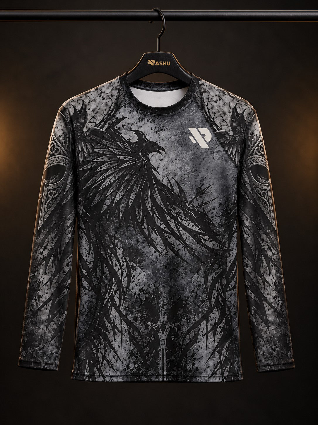 Rash guard Viking Corbeaux manches longues homme, casque viking et 2 corbeaux aux ailes ouvertes, gris et noir givré