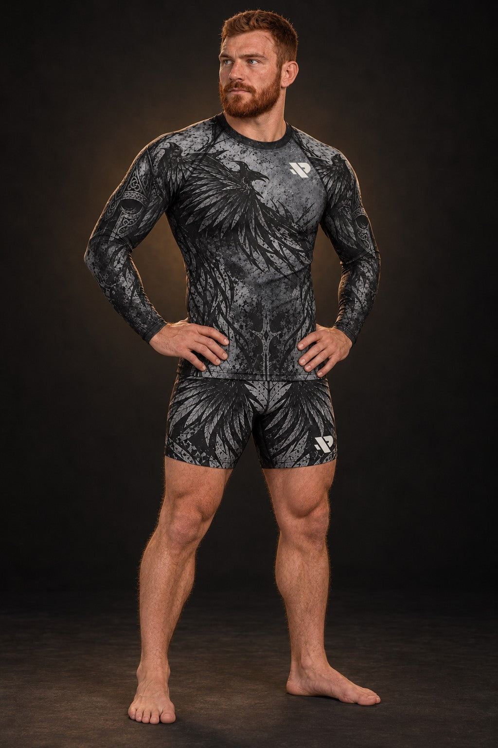 Rash guard Viking Corbeaux manches longues homme, casque viking et 2 corbeaux aux ailes ouvertes, gris et noir givré